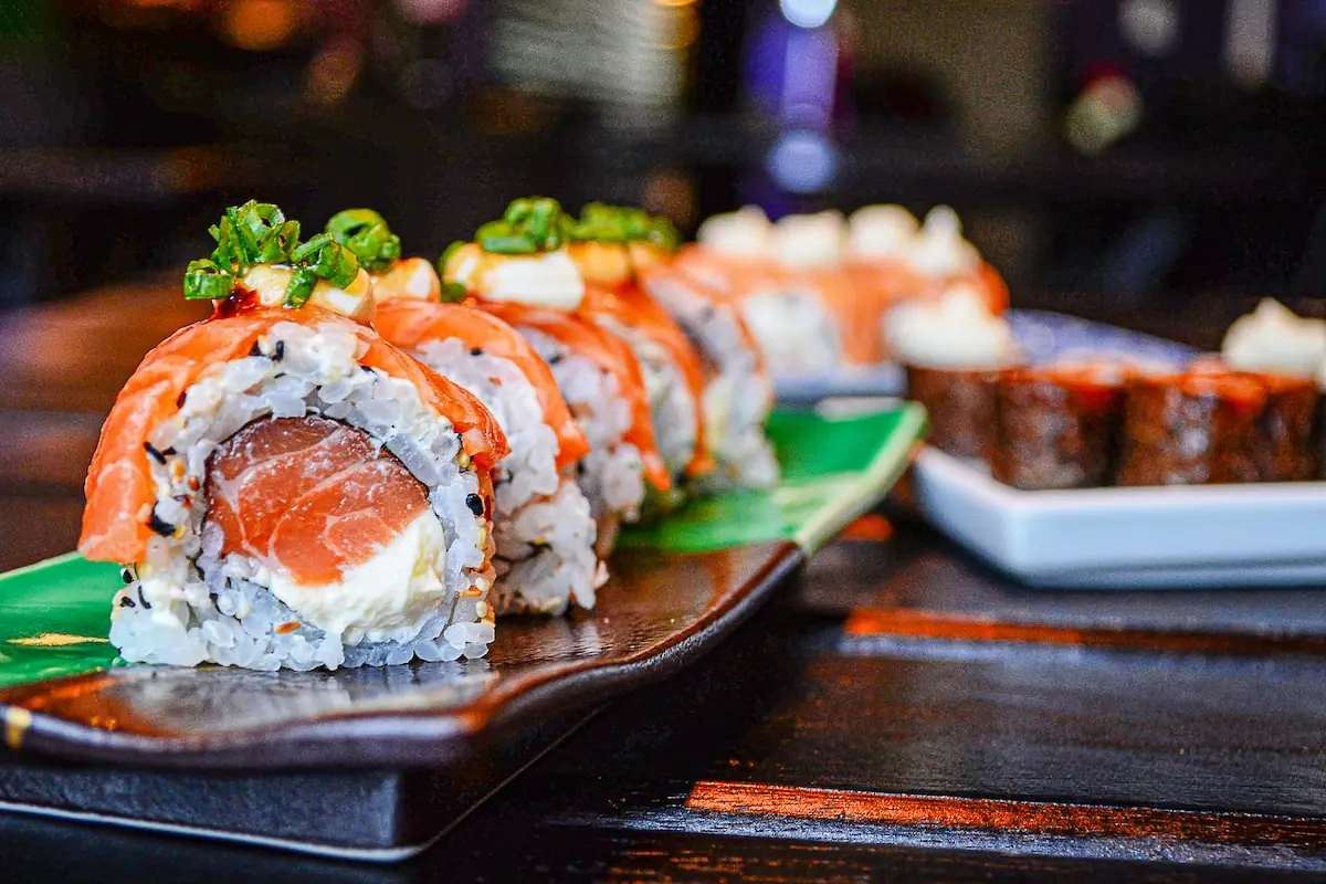 japonska-sztuka-sushi-jak-odkryc-autentyczne-sushi